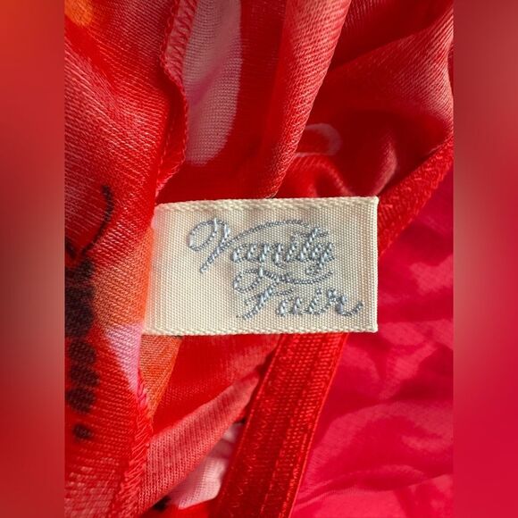 VTG Vanity Fair Red Butterflies Nylon Slip Size S - Picture 10 of 11